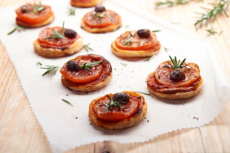 Tartelettes sauce olive et tomate