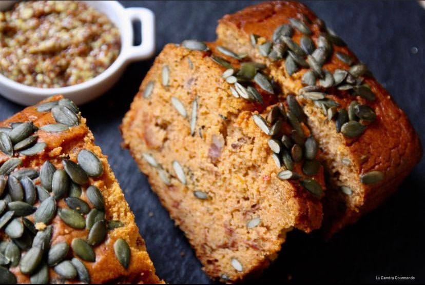 Cake aux lardons et tomates séchées