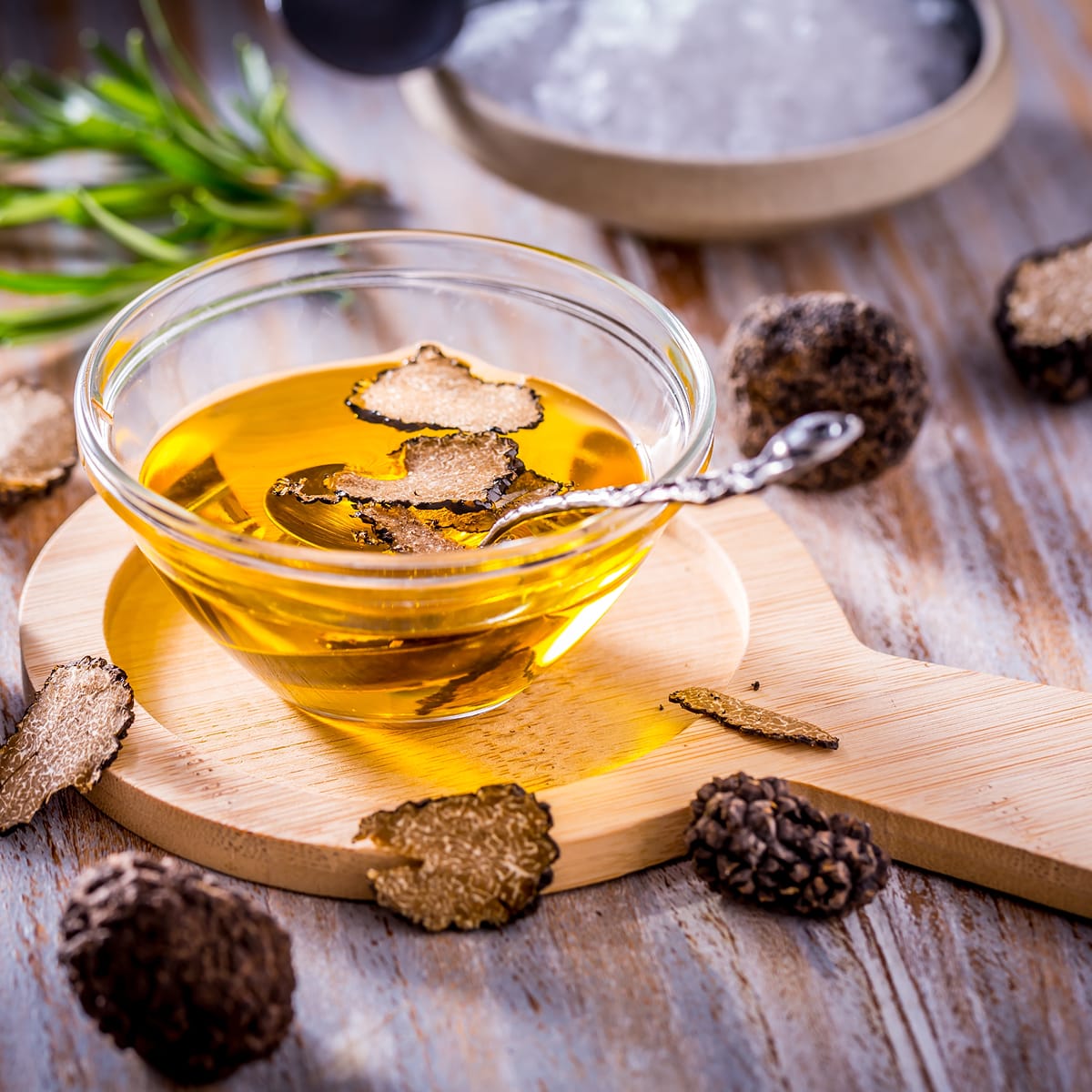 Huile d&rsquo;olive vierge extra à l&rsquo;arôme de truffe